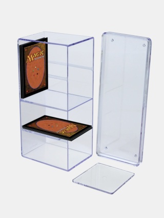 Pudełko przezroczyste na karty Ultra PRO 4‑Compartment Clear Card Box – 240 kart